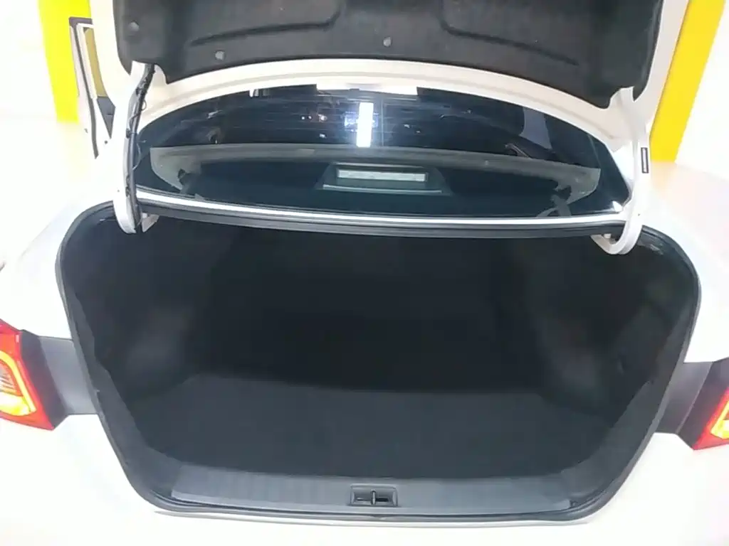 Nissan Sylphy — миниатюра 19