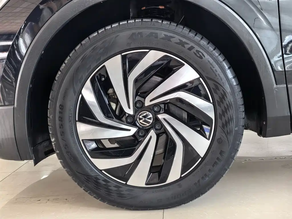 Volkswagen Tiguan L — миниатюра 15