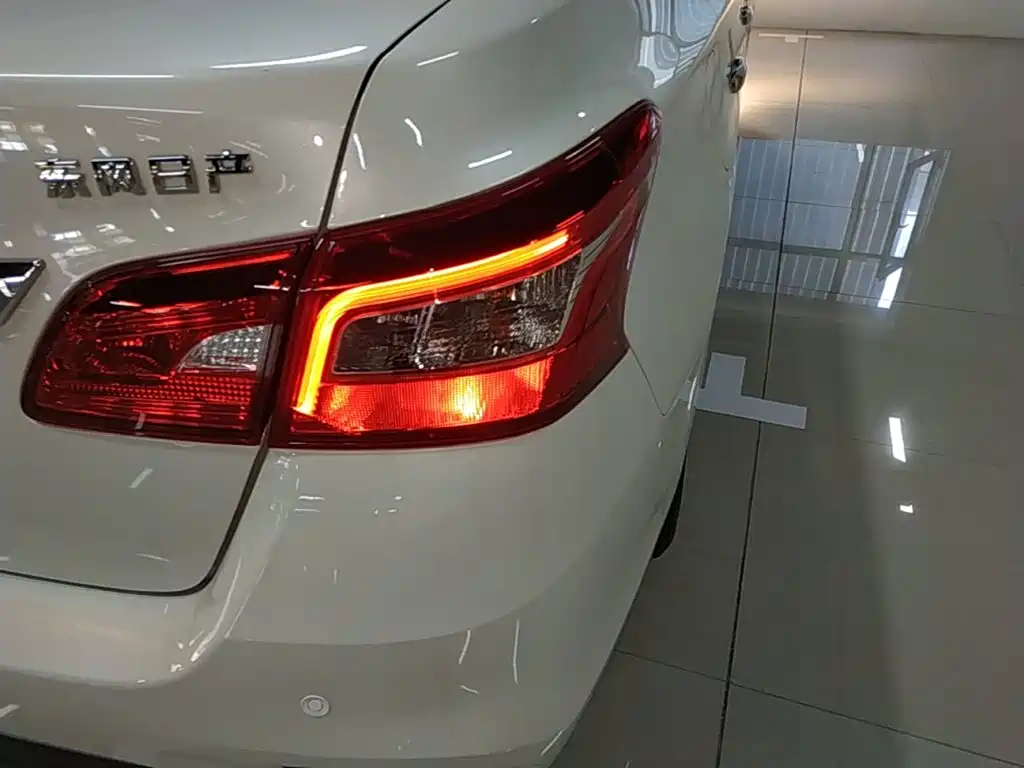 Nissan Sylphy — миниатюра 8