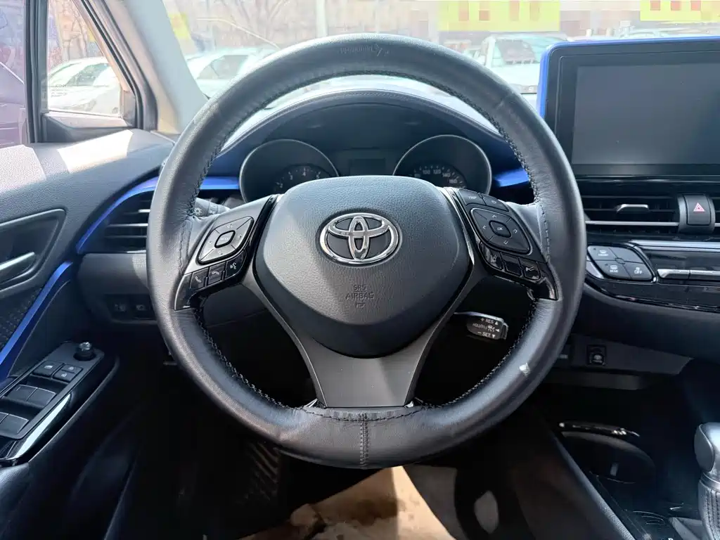 TOYOTA C HR