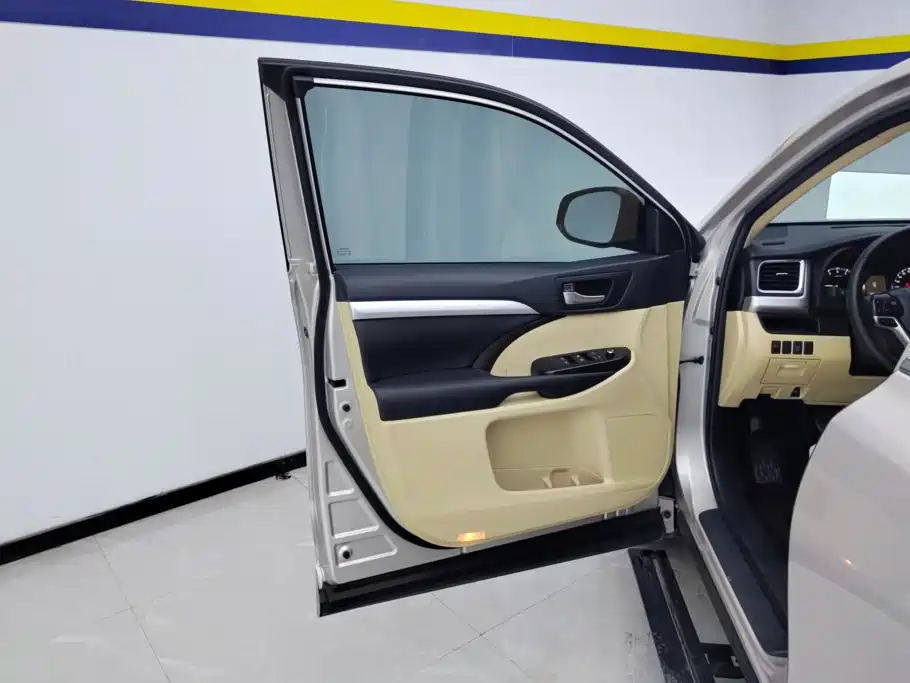 Toyota Highlander — миниатюра 7