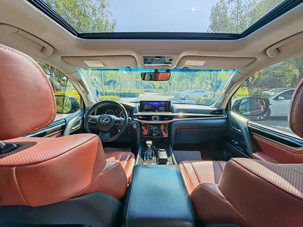 Lexus LX — миниатюра 17