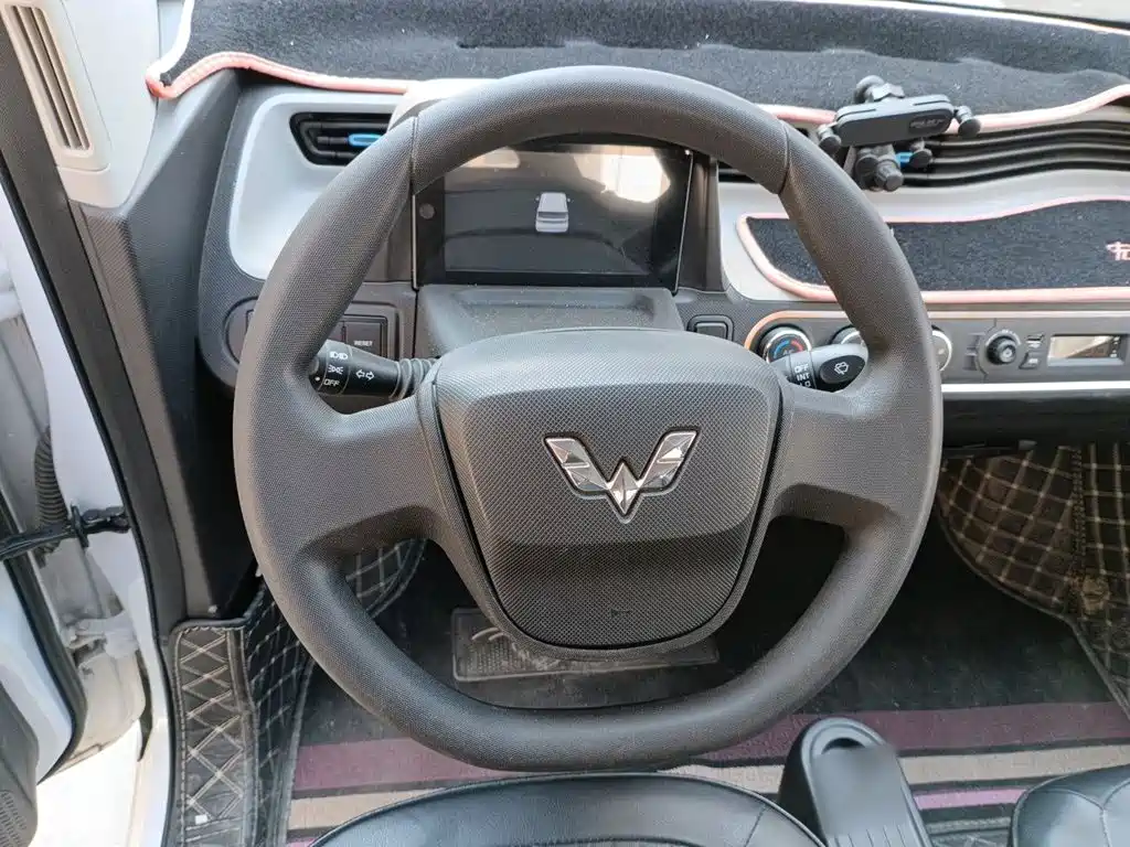 Wuling MINIEV — миниатюра 7