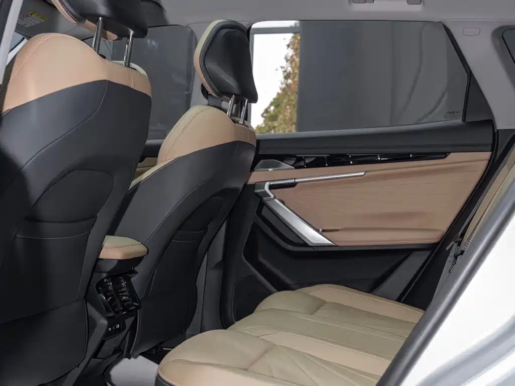 Geely Boyue L — миниатюра 14