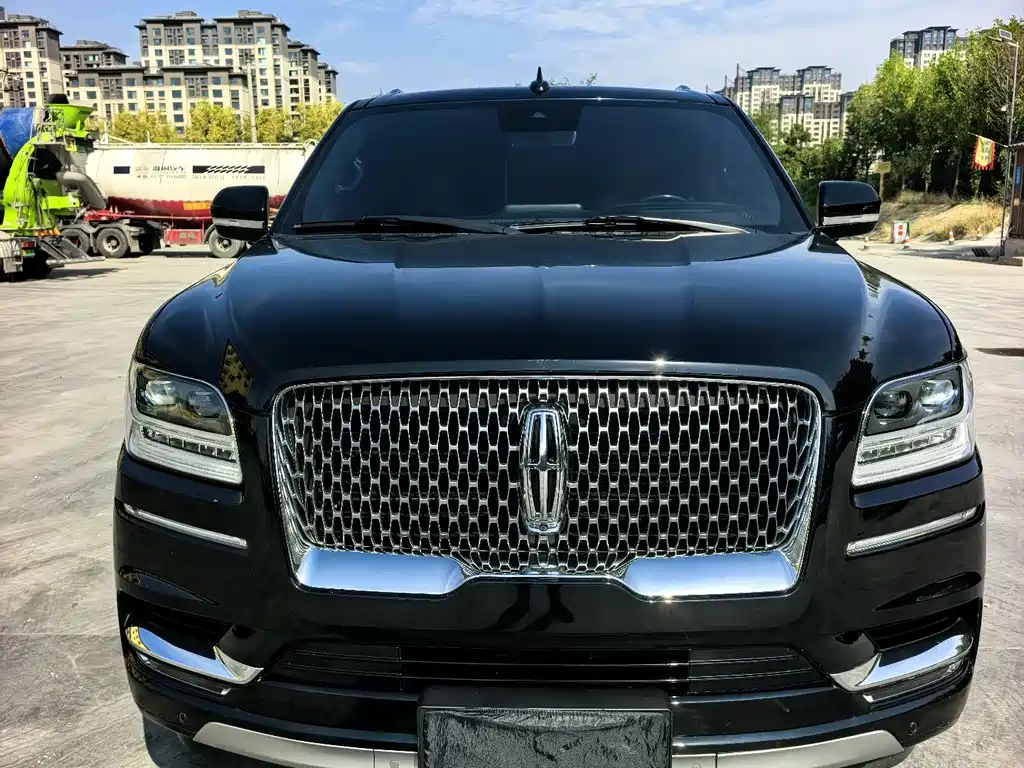 Lincoln Navigator — миниатюра 2