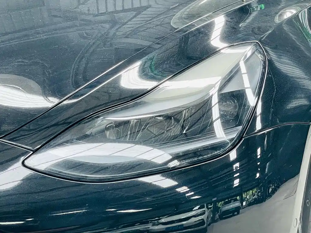 Tesla Model 3 — миниатюра 8