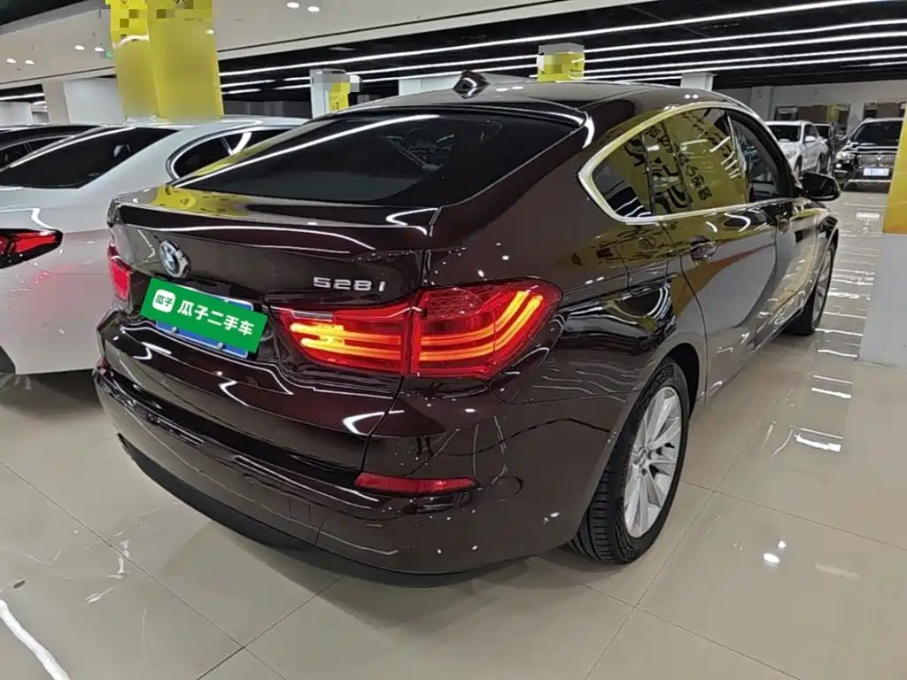 BMW 5 Series GT — миниатюра 7