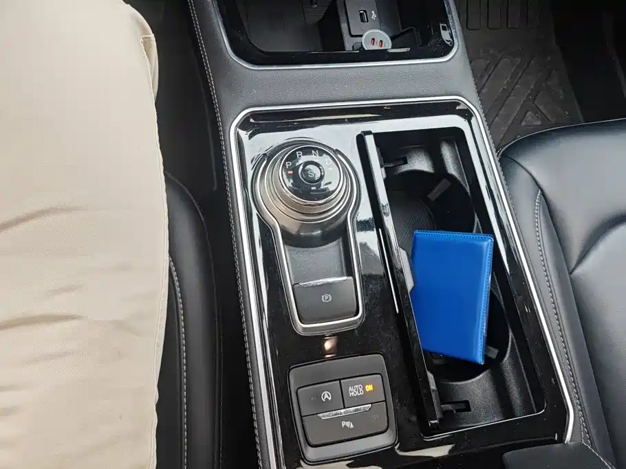 Ford Edge — миниатюра 16