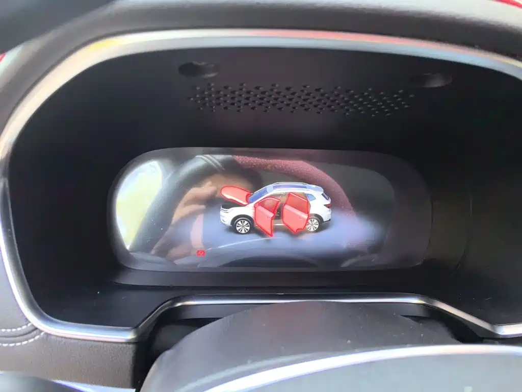 Roewe RX5 New Energy — миниатюра 12