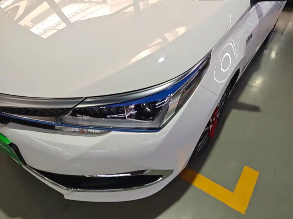 Toyota Corolla Hybrid — миниатюра 24