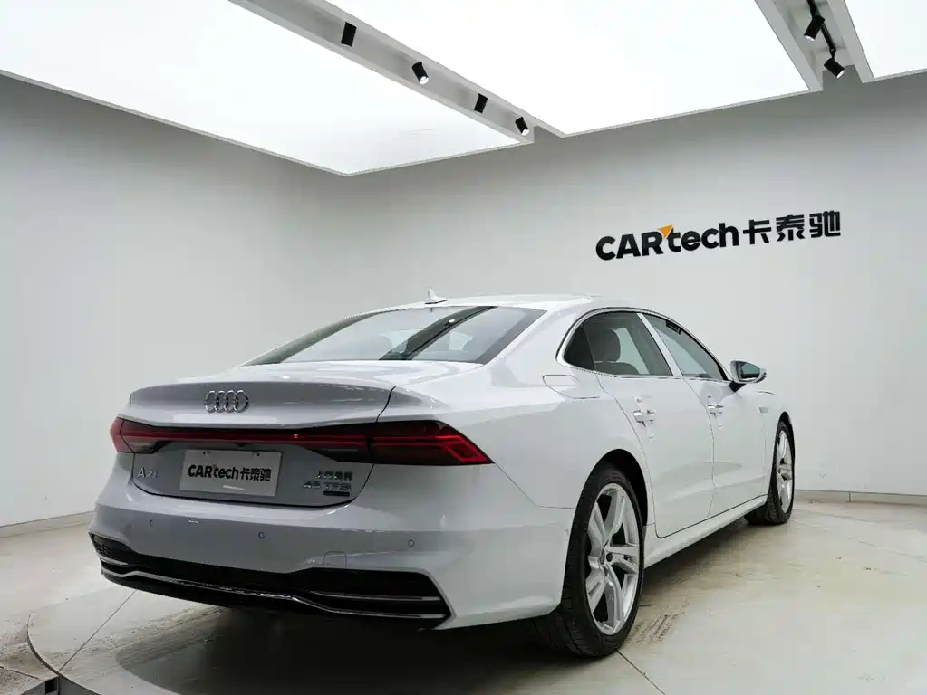 AUDI A7L