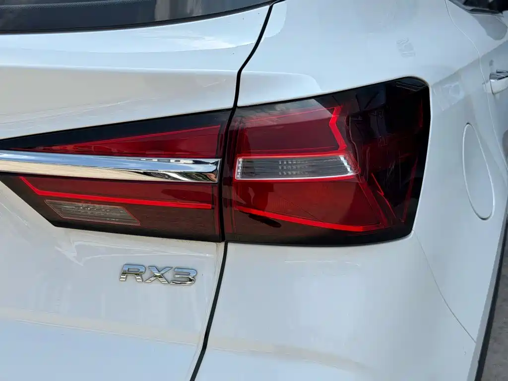 Roewe RX3 — миниатюра 15