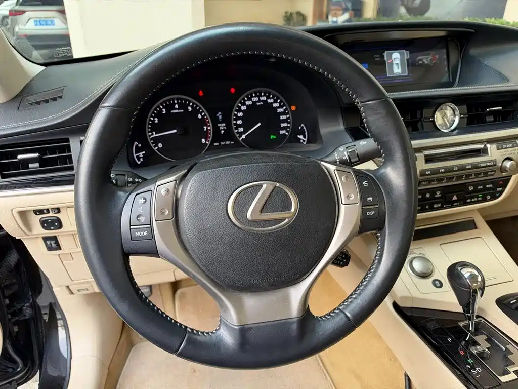 Lexus ES — миниатюра 7