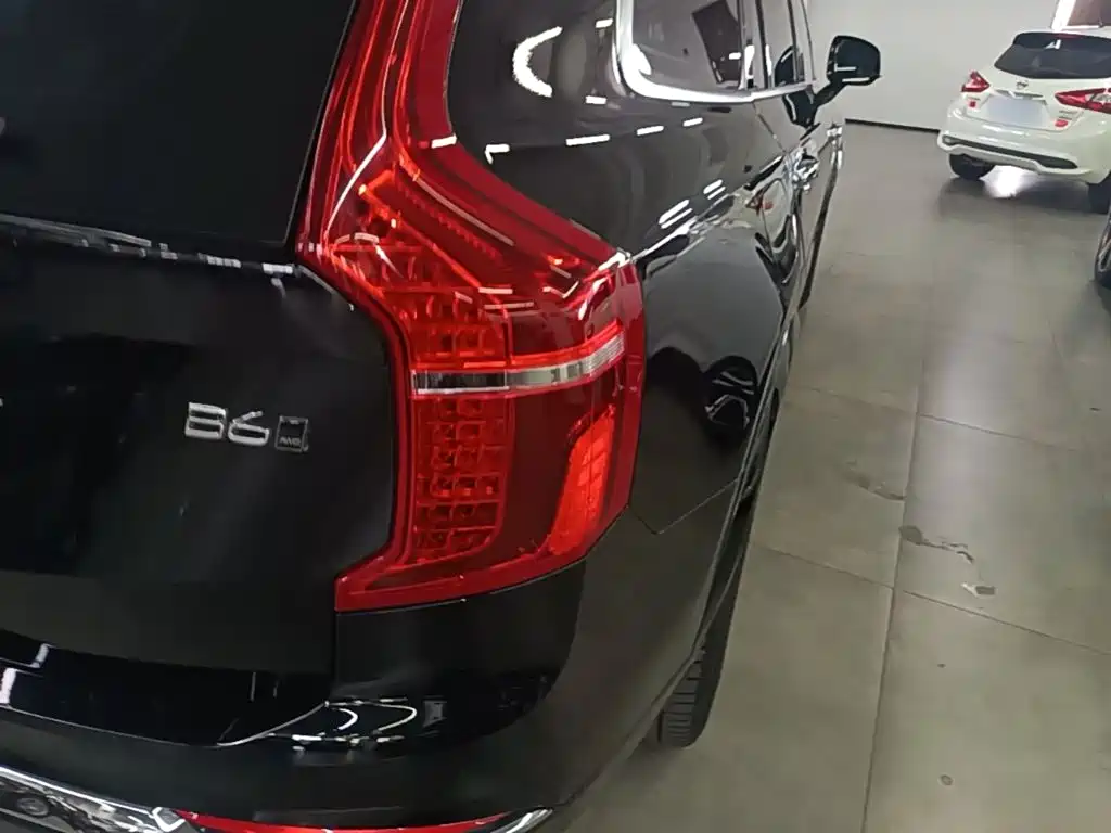 Volvo XC90 — миниатюра 8