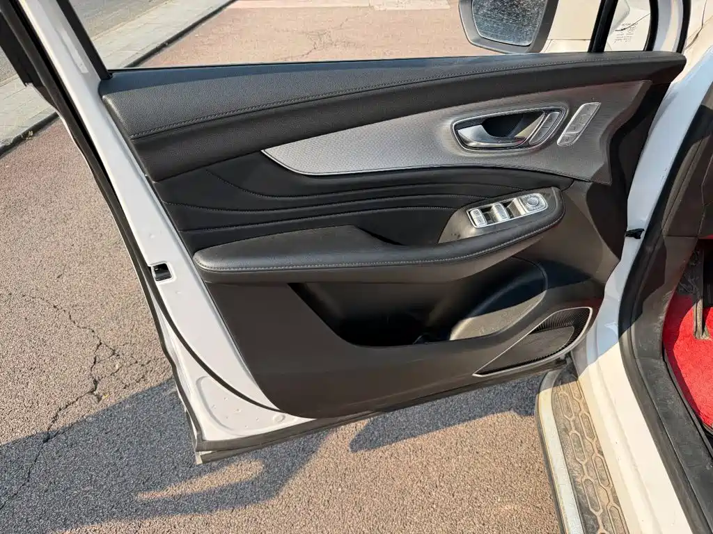 Roewe RX5 MAX — миниатюра 6