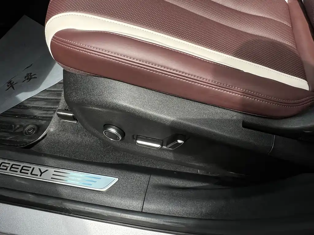 Geely Xingyue L — миниатюра 12