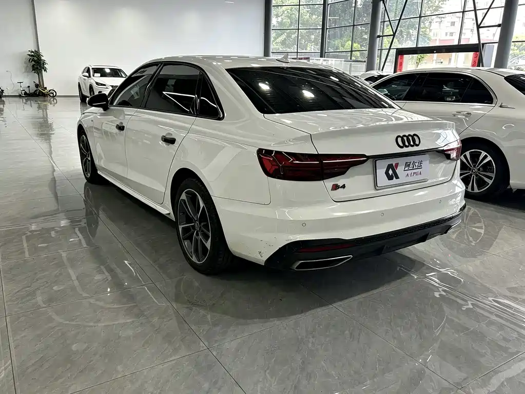 Audi A4L — миниатюра 4