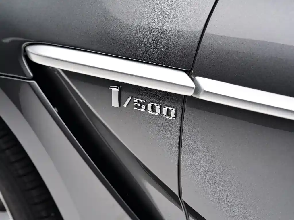 Aston Martin DBX 2020 4.0T V8 1913
