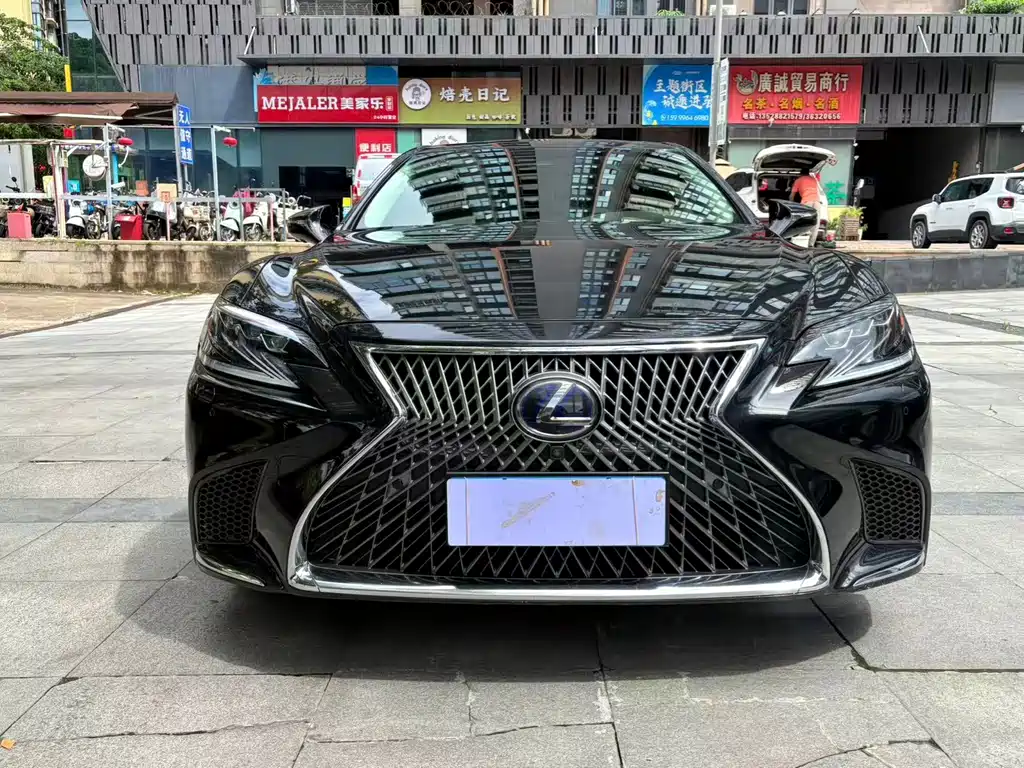 Lexus LS — миниатюра 2