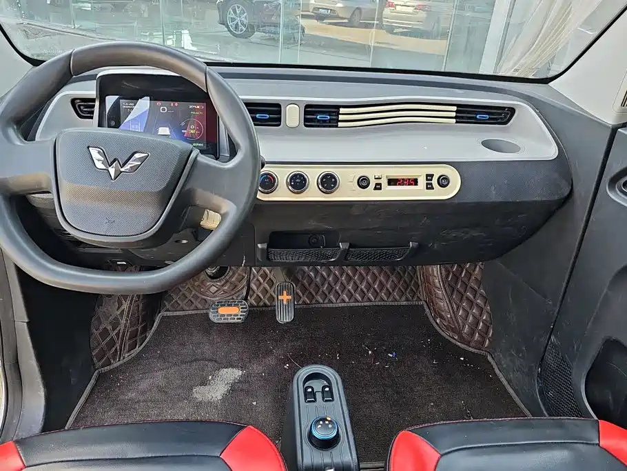 Wuling MINIEV — миниатюра 12