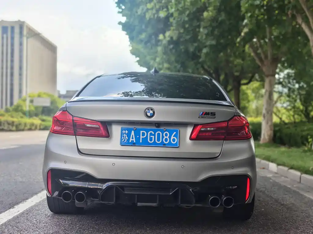 BMW M5 — миниатюра 5