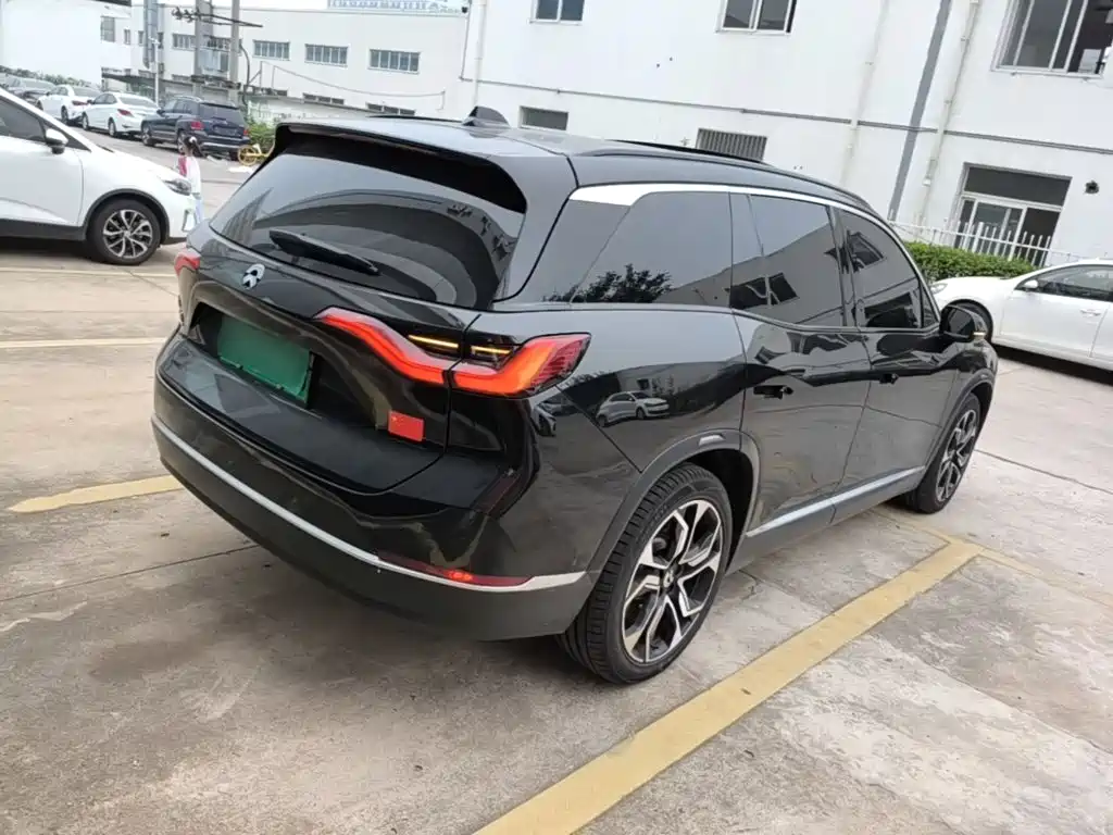 NIO ES8 2020 450KM мест