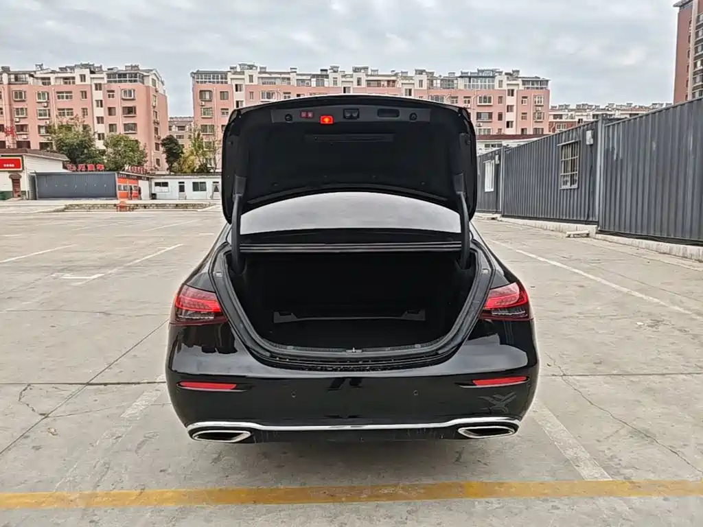 Mercedes-Benz E-Class — миниатюра 19