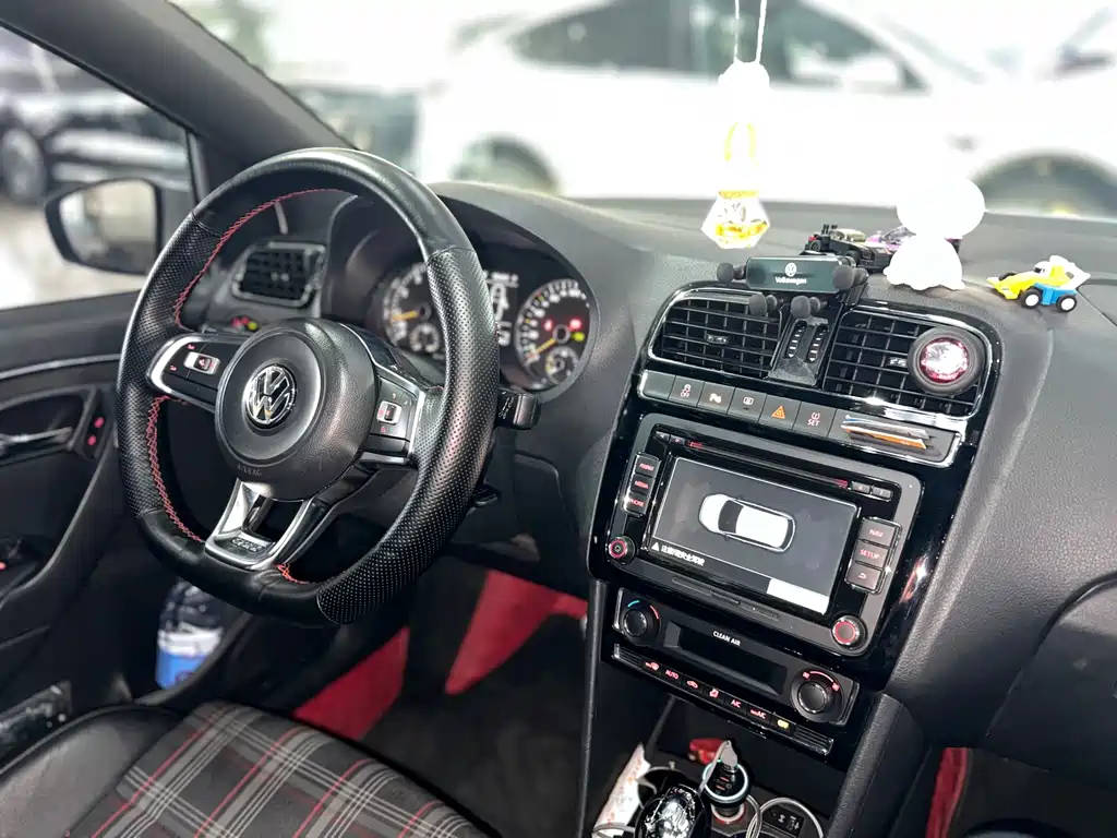 Volkswagen Polo — миниатюра 9