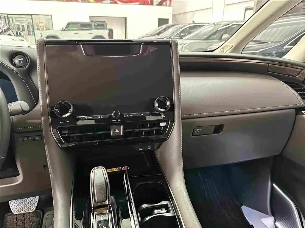 Toyota Vellfire — миниатюра 10