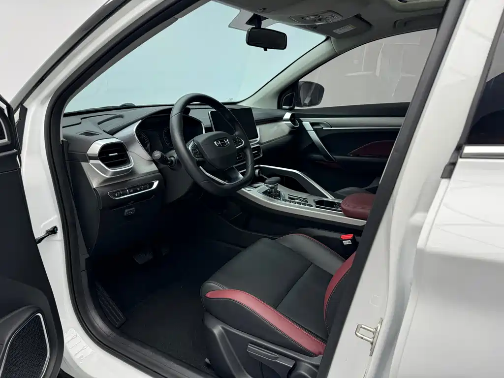 Geely Binyue — миниатюра 4