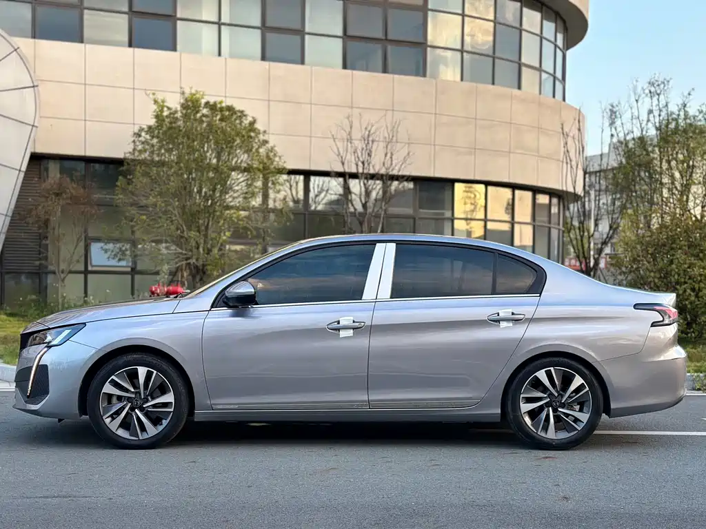 Peugeot 408 — миниатюра 8