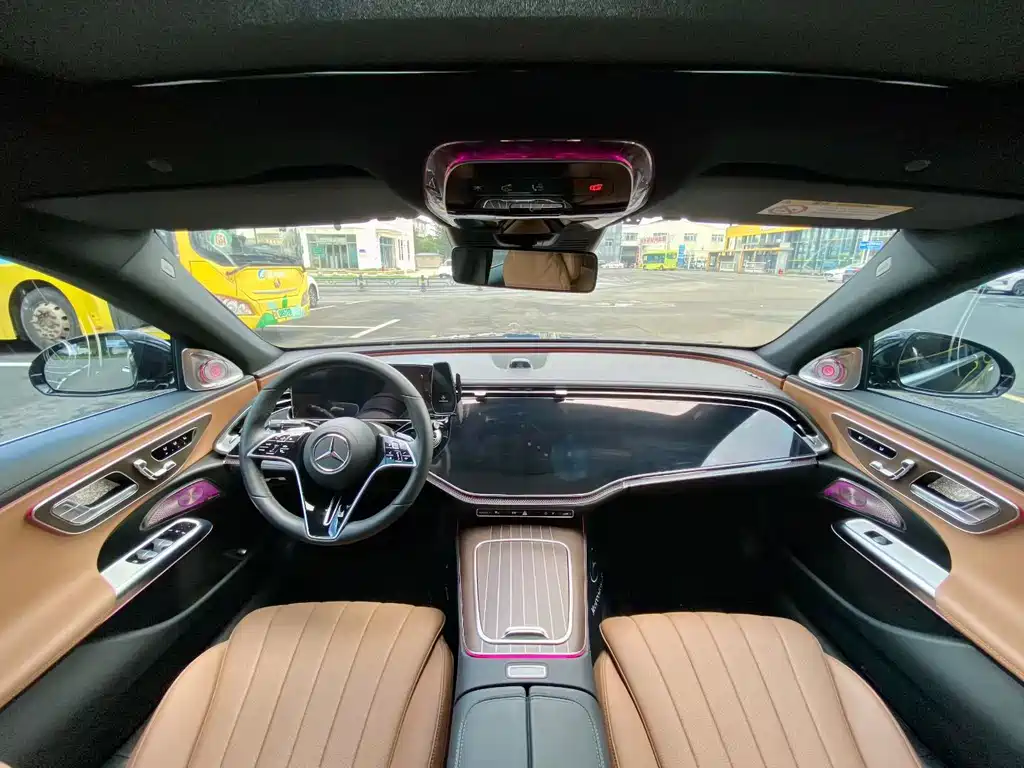 Mercedes-Benz E-Class — миниатюра 8