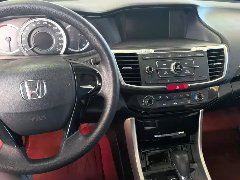 Honda Accord — миниатюра 12