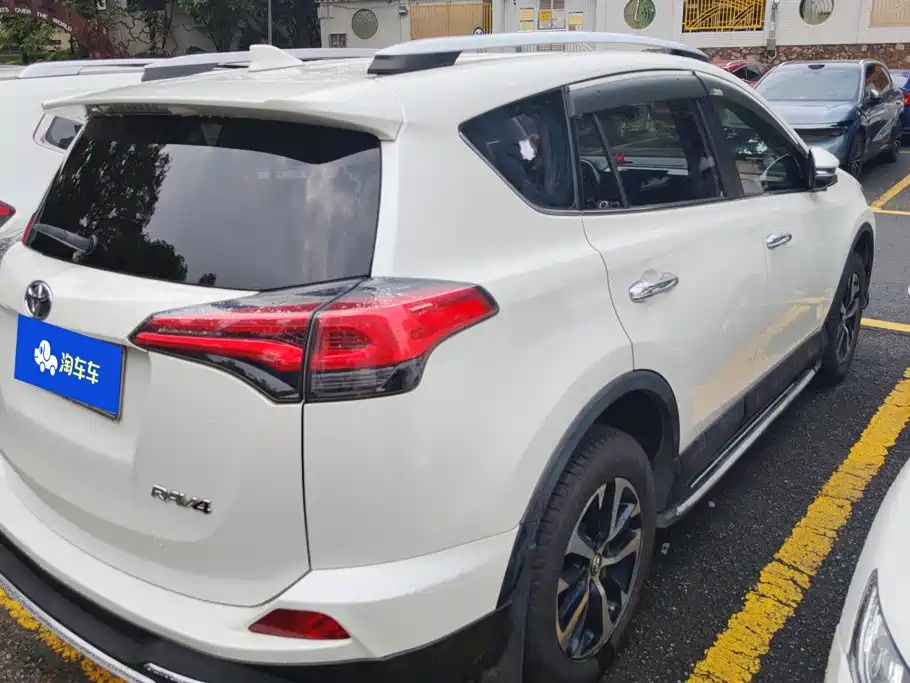 Toyota RAV4 — миниатюра 3