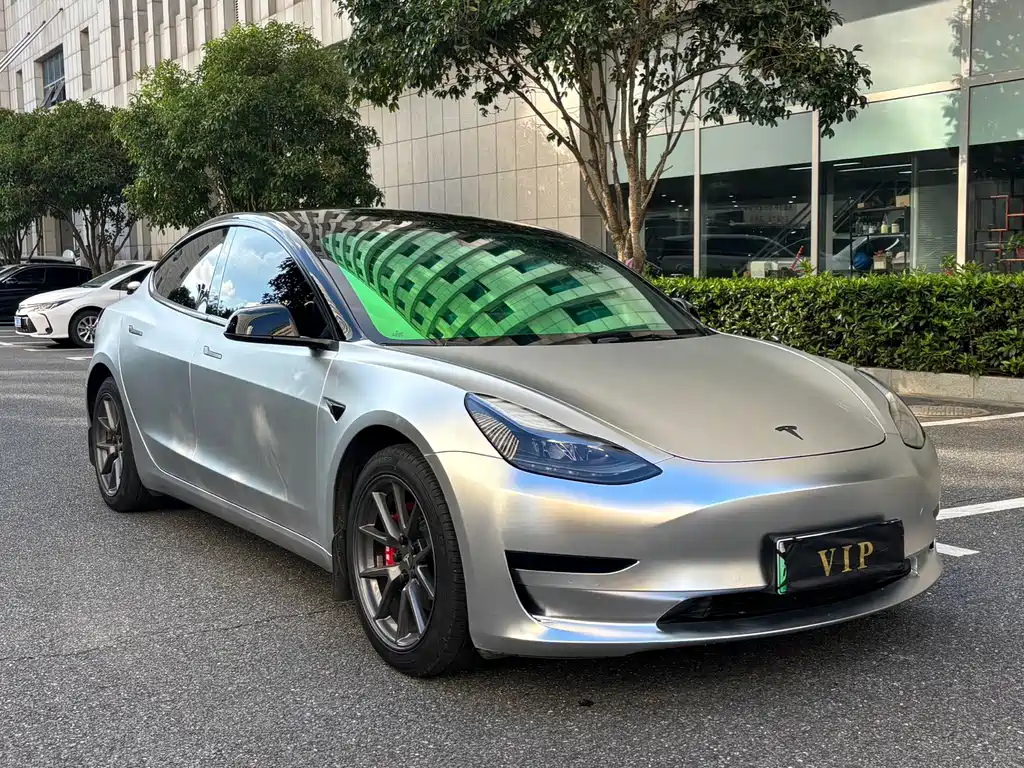 Tesla Model 3 — миниатюра 3