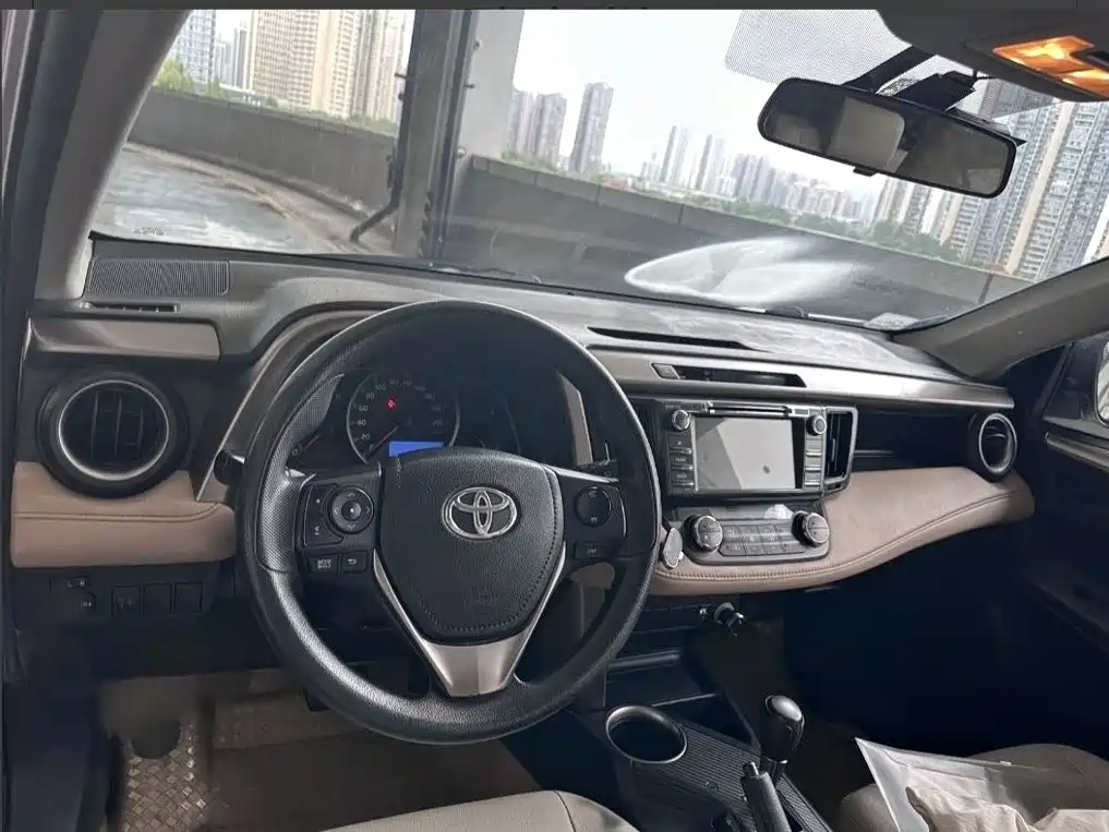 Toyota RAV4 — миниатюра 15