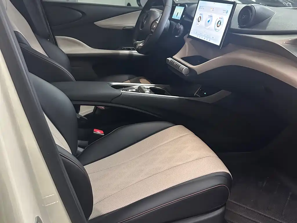BYD Dolphin — миниатюра 13