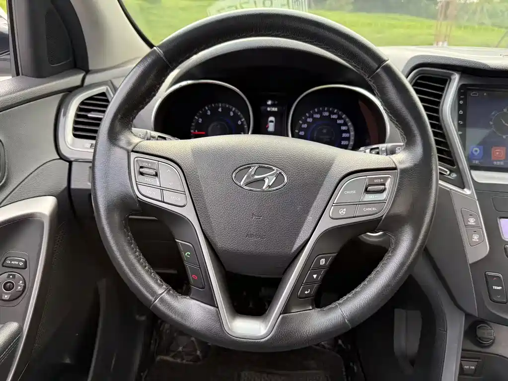 Hyundai Santa Fe — миниатюра 9