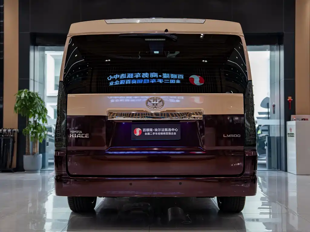 Toyota Hiace — миниатюра 13