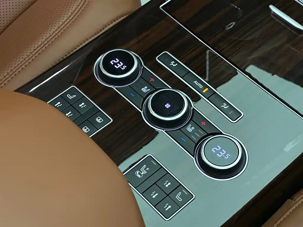 Land Rover Range Rover — миниатюра 15
