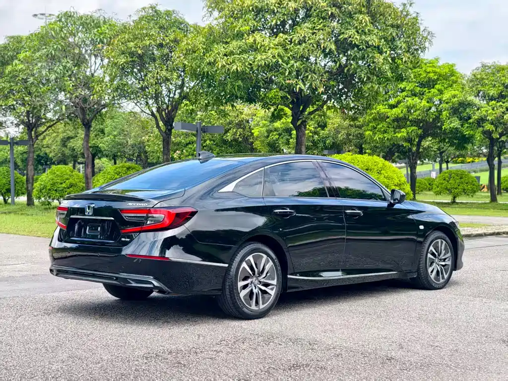 Honda Accord — миниатюра 8