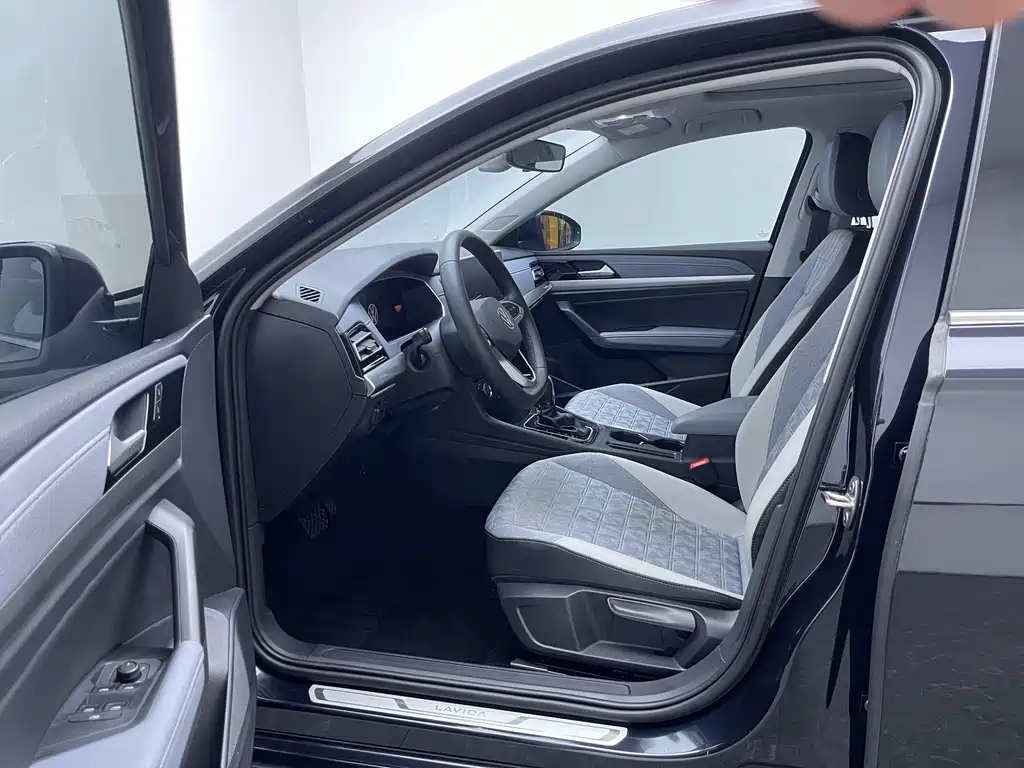 Volkswagen Lavida — миниатюра 13