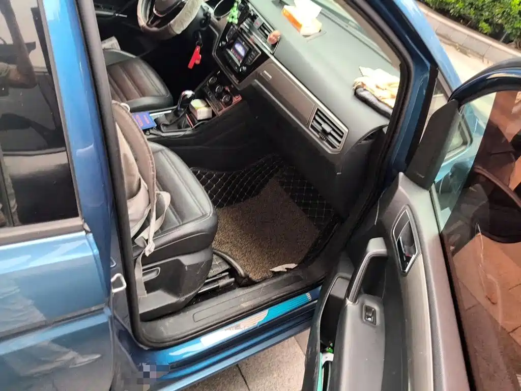 Volkswagen Touran — миниатюра 18