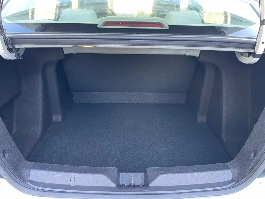 Chevrolet Sail — миниатюра 11