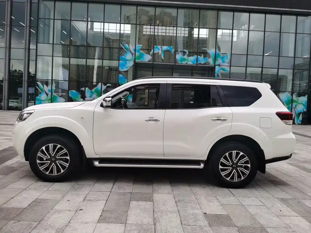 Nissan Terra — миниатюра 6