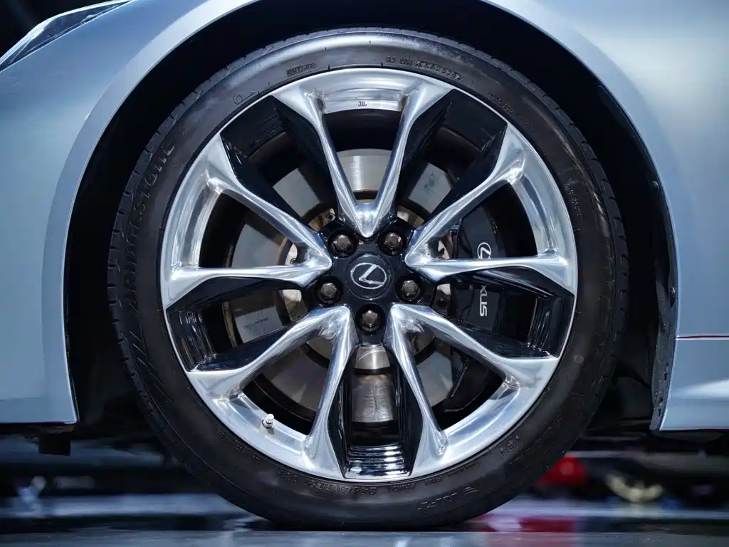 Lexus LC — миниатюра 23