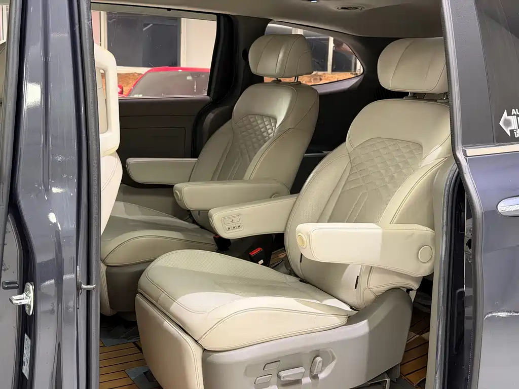 Hyundai Custo — миниатюра 7