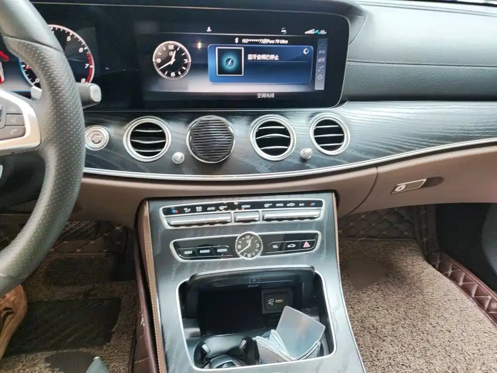 Mercedes-Benz E-Class — миниатюра 6