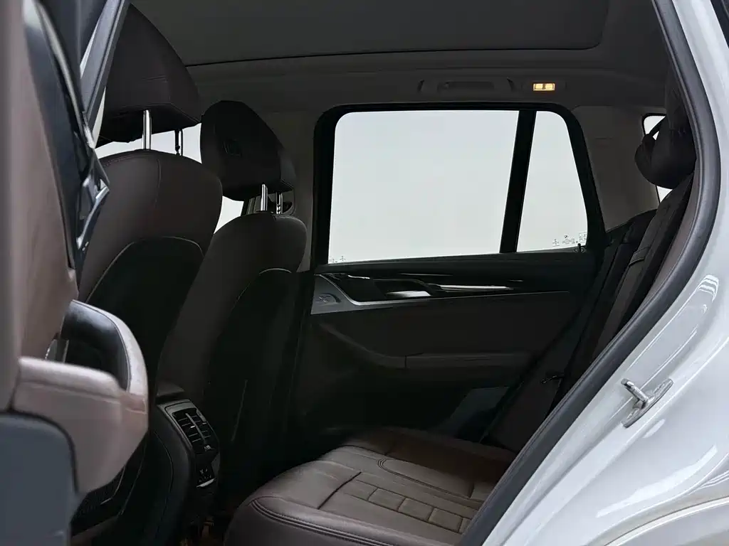 BMW X3 — миниатюра 7