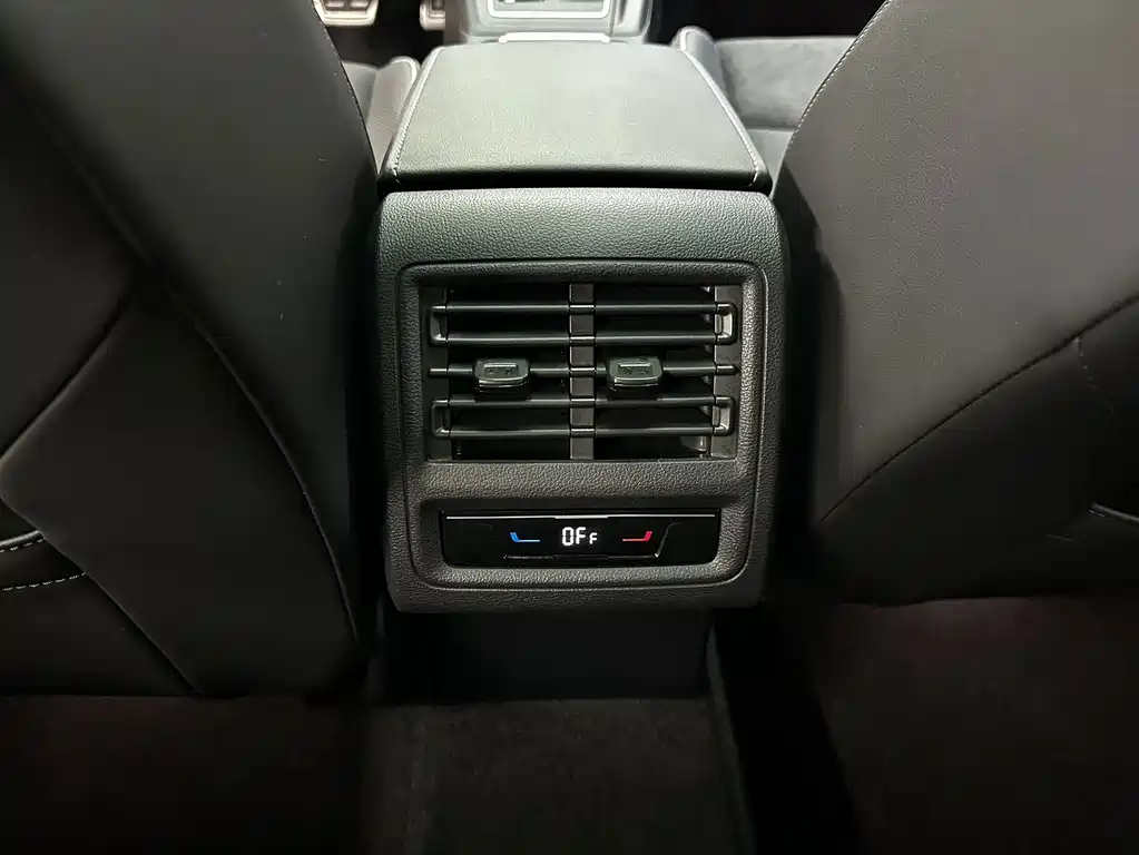 Volkswagen Golf — миниатюра 21